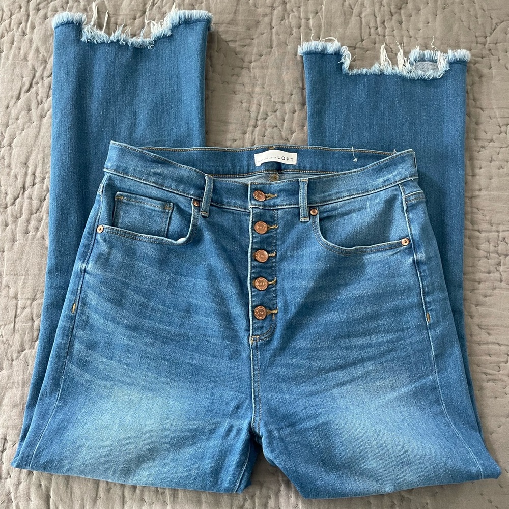 LOFT High Waist Kick Crop Distressed Ankle Jeans Med Wash Cut Off Hem Size 31/12